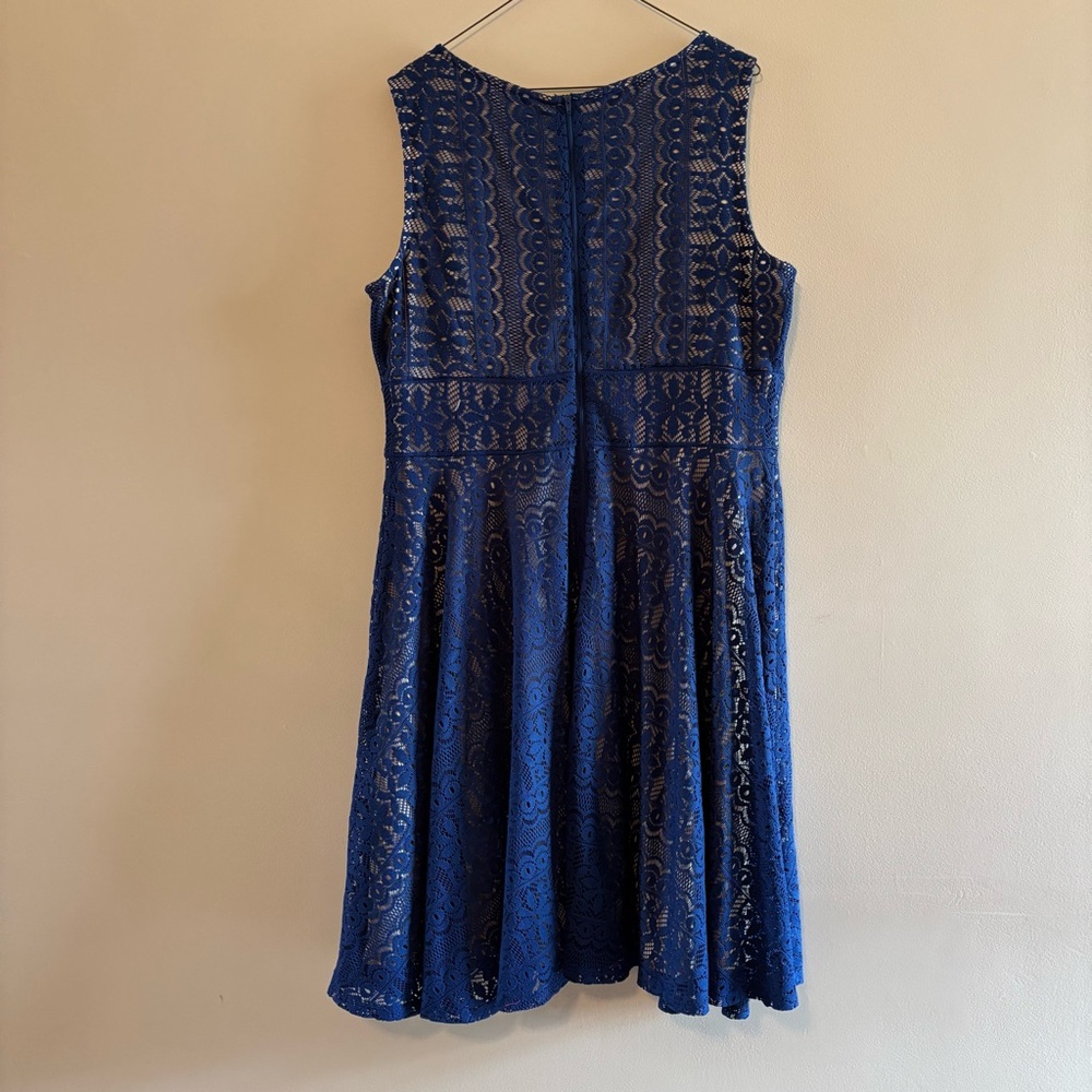 Gabby Skye Navy Lace Sleeveless Fit & Flare Dress - Picture 4 of 6